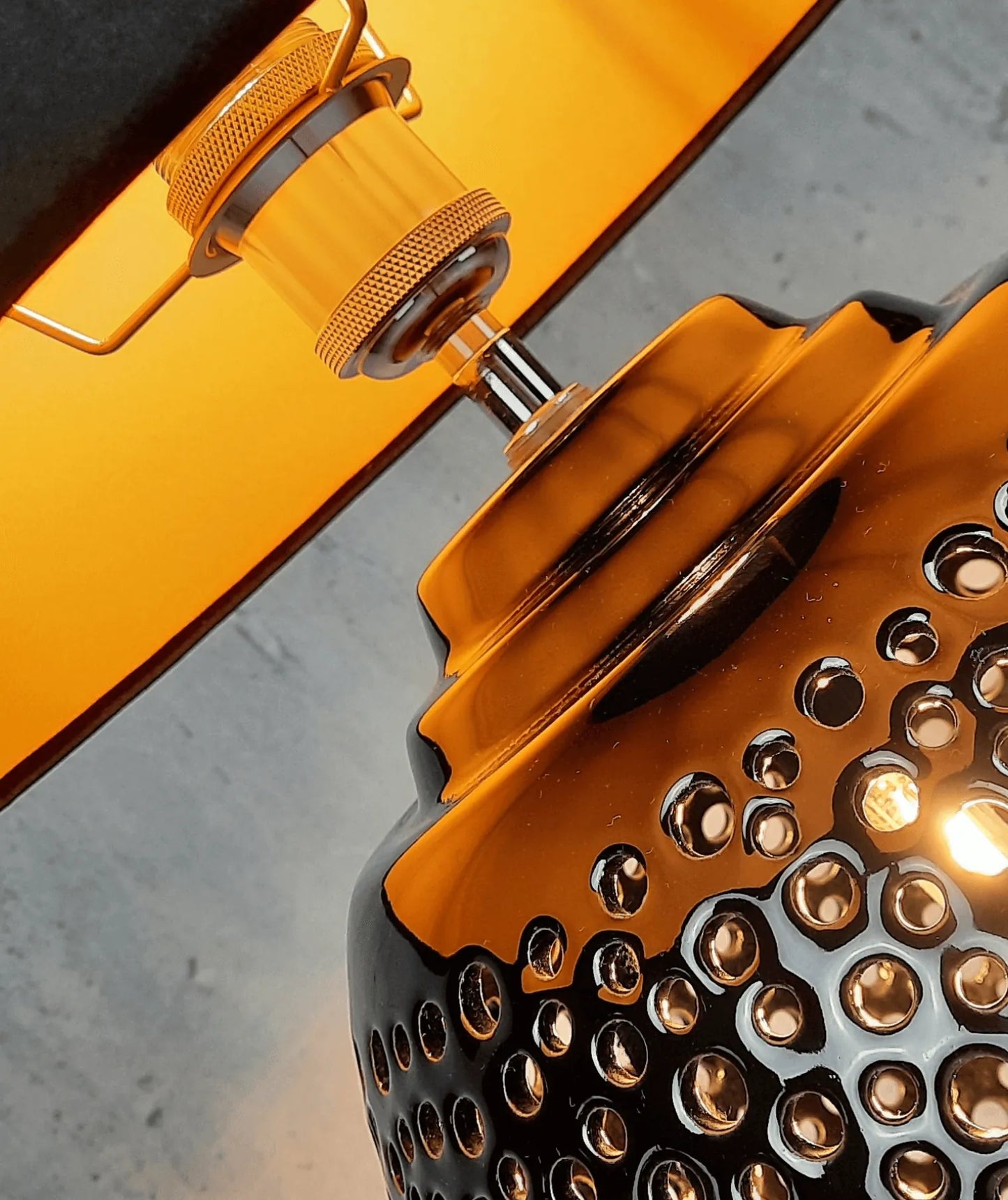 Lampa z abażurem - Galaxy Art - w użyciu