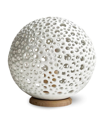 Lampa MOON Shine z podstawą - w użyciu